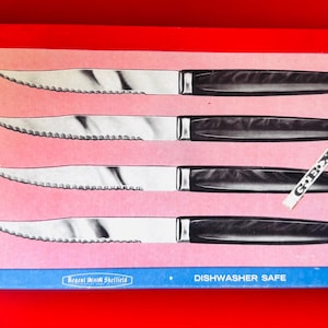 Vintage Regent Sheffield  Stainless Steel 4 PC Steak Knife Set Bakelite Handles, in box