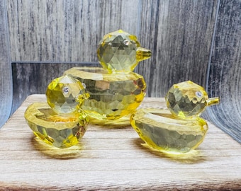 Simon Designs Crystal Ducks Figurine Yellow Paperweight Set of 3 Mom Babies, signed