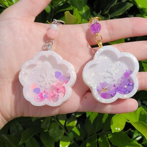 Cute Kawaii Sakura Cherry Blossom White Glitter Liquid Resin Shaker Charm Keychain, Handmade Gift for Her