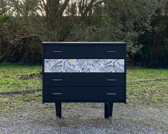 Commode vintage