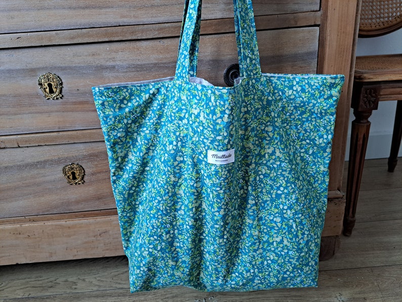 Grand tote-bag avec chouchous et pochette zippée, sac fourre-tout, tissu feuillage, sac cabas, tote-bag XXL, sac de plage image 8