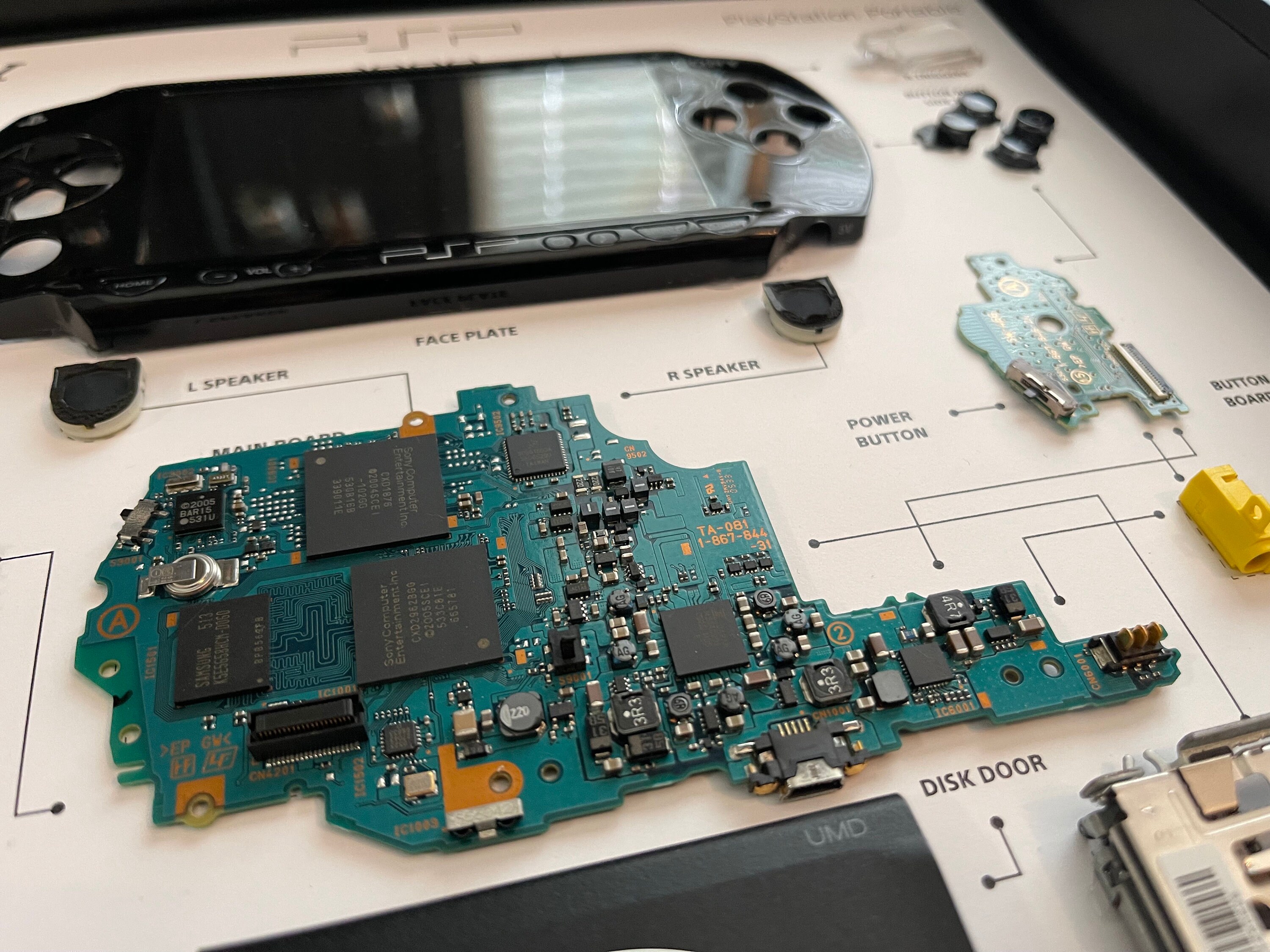 Black PSP1000 Teardown Art - Etsy