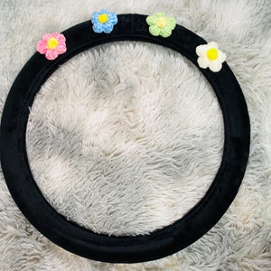 Funda para volante de flores de felpa, adorable funda para volante de coche de lana, funda para volante antideslizante cálida de invierno, accesorios para coche