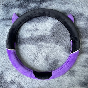 Pokrowiec na kierownicę Purple Devil, słodkie małe diabełki, akcesoria samochodowe, spersonalizowany napis na kierownicę, antypoślizgowy pokrowiec na kierownicę