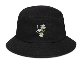 Chapéu balde jeans Flower Power com corrente margarida
