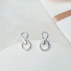 Snake knot stud: Silver Minimalist jewelry - Gift for her