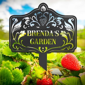 Custom Strawberry Garden Sign, Metal Strawberry Sign, Strawberry Garden Decor, Strawberry Sign, Garden Decor, Gift for Farmer, Gardener Gift