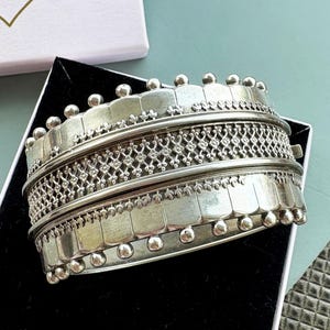 Antique Victorian Aesthetic Movement Sterling Silver Hinged Cuff Bangle | Antique 1880s sterling silver hinged bangle floral bangle
