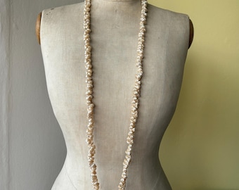 Collar de concha de trochus antiguo, raro, de longitud de flapper / collar antiguo de concha blanca aborigen de Tasmania, collar de concha maireener victoriano
