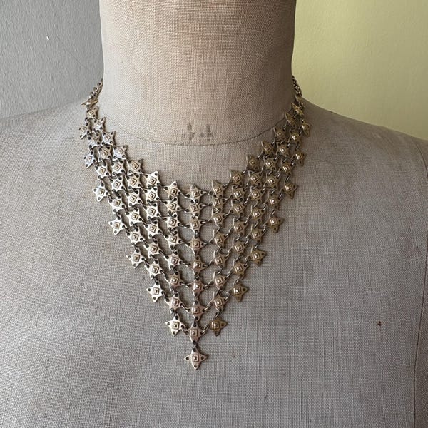 Vintage 1970s Pyramid Treasure Bib Waterfall Necklace | Vintage gold chainmaille necklace, Vintage lightweight gold tone waterfall necklace