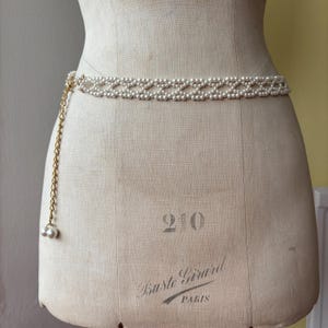 Lovely vintage 1960s gold chain faux white pearl belt | retro gold chain link belt 1970s body jewellery pearl belly chain belt jewellery