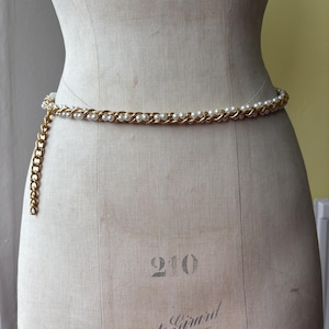 Vintage 1960s gold and white faux pearl chain belt | retro gold chain link belt 1970s body jewellery pearl chain belt jewellery belly chain