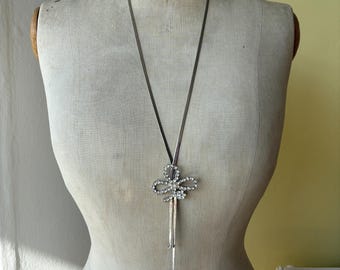 Vintage Silver Tone Flat Snake Chain Diamante Lariat Necklace | mid century silver sautoir necklace, long vintage necklace 1970s necklace