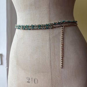 Vintage 157cm 1960s gold chain and blue faux pearl belt, retro blue beaded belt, 1970 belt, mid century pearl chain belt, vintage pearl belt