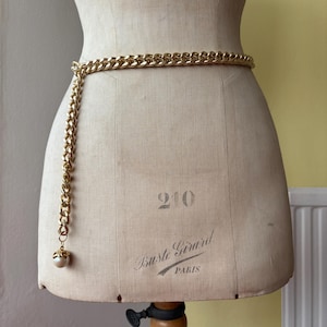 Vintage 1970s gold chain and pearl charm belt | retro gold chain link belt 1960s body jewellery chunky chain belt, gold pearl belly chain