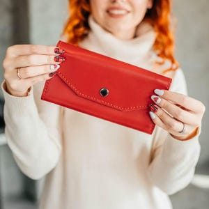 Cartera de cuero para mujer / Cartera de cuero minimalista / Cartera personalizada / Cartera triple / Cartera delgada / Regalo para ella / Regalo para el día de la madre hecho a mano