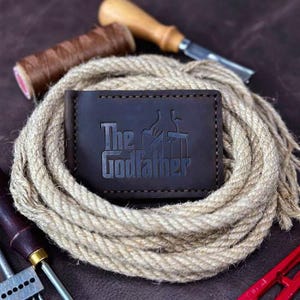 Cartera de cuero hecha a mano con clip para billetes para hombre – Marrón con el padrino grabado – Regalo clásico personalizado