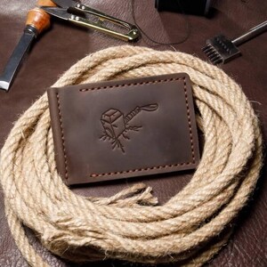 Cartera de cuero hecha a mano con clip para billetes para hombre, color marrón con el logo de Thor grabado, regalo clásico personalizado
