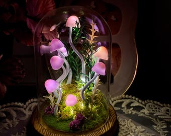 Lámpara de hongo morado encantado, luz nocturna de hongo hecha a mano, decoración de bosque de fantasía, regalo único para amantes de la naturaleza, ambiente de cuento de hadas.