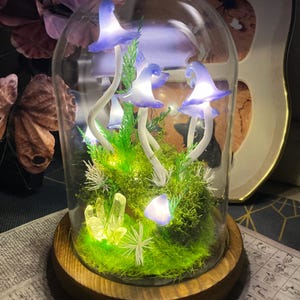 Fairy Tale Purple Mushroom Lamp, Handmade Mushroom Night Light with Glowing Crystal, Enchanted Forest Decor, Unique Birthday Gifts