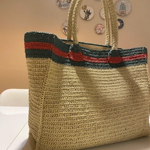 Torba na ramię jako torba plażowa lub elegancka torba na zakupy, szydełkowana torba weekendowa z naturalnej rafii