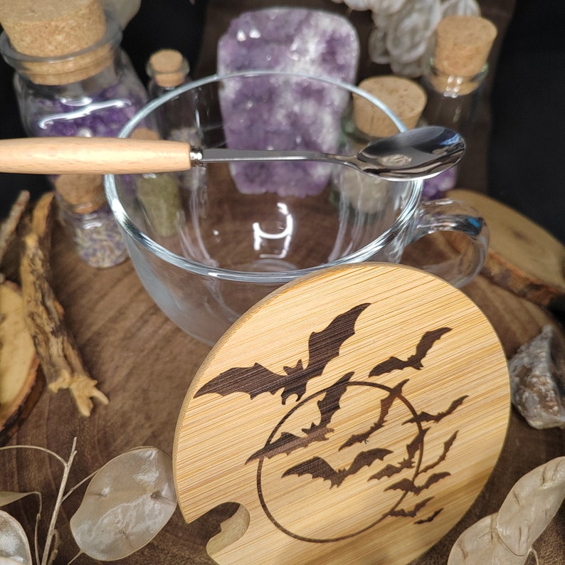 Large glass cup bat 420ml with wooden lid and spoon with laser motif on the lid image 4