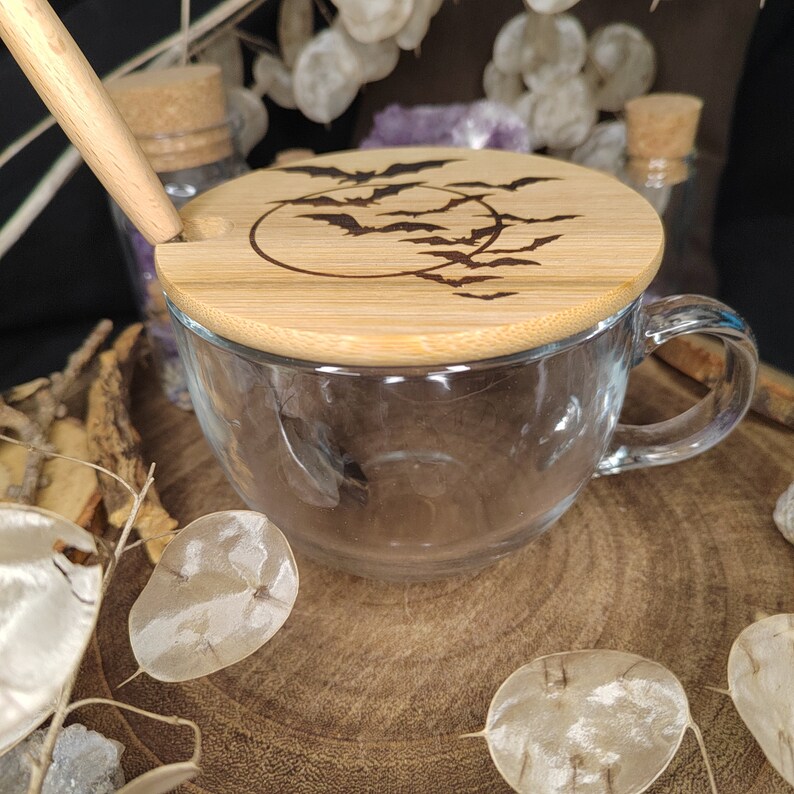 Large glass cup bat 420ml with wooden lid and spoon with laser motif on the lid image 3