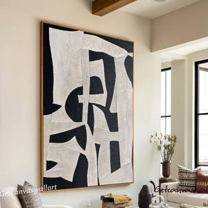 Gran cuadro abstracto al óleo en tonos neutros, beige y negro, con textura, para pared. Arte moderno minimalista sobre lienzo.