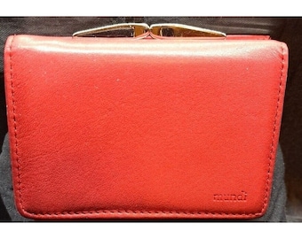 Vintage Red Mundi Trifold Billfold Genuine LEATHER Wallet metal Clasp coin purse