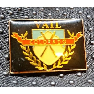 Vintage HTF Vail Ski Resort Colorado Ski Pin Hat/jacket/lapel