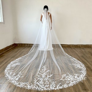 Leaf Lace Wedding Veil,Flower Lace veil,Bridal Veil,Cathedral Veil,Ivory Veil,single layer veil,Comb Veil