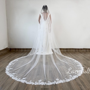 Floral Lace Bridal Veil,Sequin Floral Lace Veil,Beaded Veil,Cathedral Veil,Comb Veil,Ivory Veil,1 Tier Veil,Wedding Veil,Leaf Veil