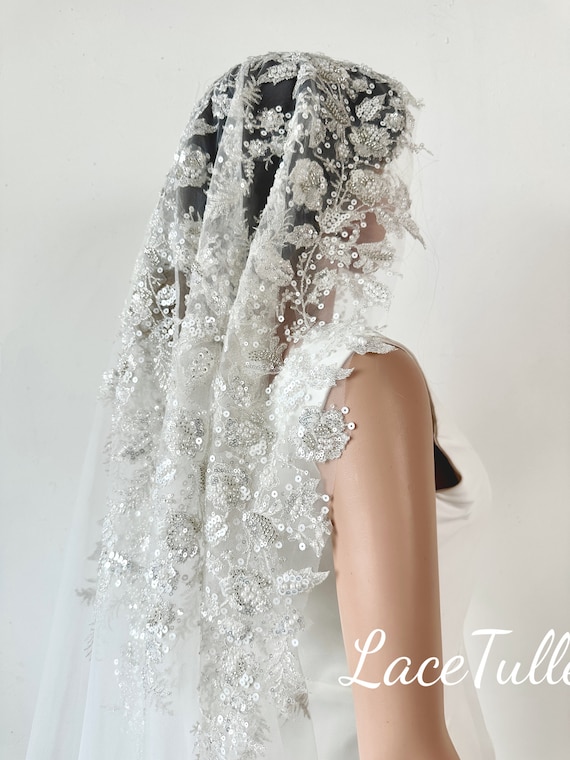 Luxury Glitter Beaded Bridal Veil,embroidered Sequin Floral  display picture 1