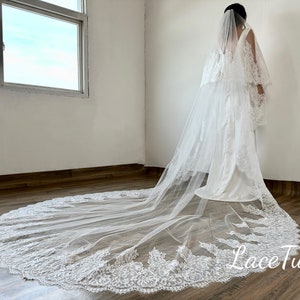 Elegant 2 Tier Lace Veil, Vintage Wedding Veil, Bridal Cathedral Veil, Royal Wedding Veil, White Lace Veil, Wedding Gift