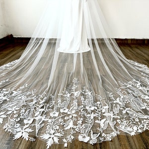 Floral Edge Lace Veil,Flower Lace Wedding Veil,Ivory Veil,Long Lace Veil,Cathedral Veil,Soft Veil,Embroidered Veil,Wedding Veil,Custom Veil