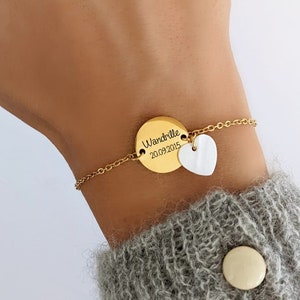 Personalized bracelet with round medal to engrave + mother-of-pearl - Women's bracelet, personalized gift, mom gift, birth gift, Christmas