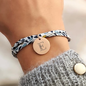 Pulsera cordón Liberty personalizada con medallas para grabar y letra de flor - Pulsera mujer, regalo mamá, pulsera hija, nacimiento