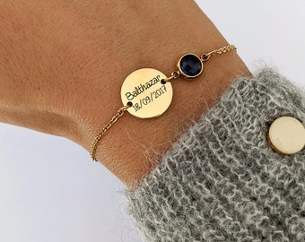 Bracelet personnalisé avec médaille ronde à graver et pierre de naissance - Bracelet femme, cadeau personnalisé, cadeau maman, naissance