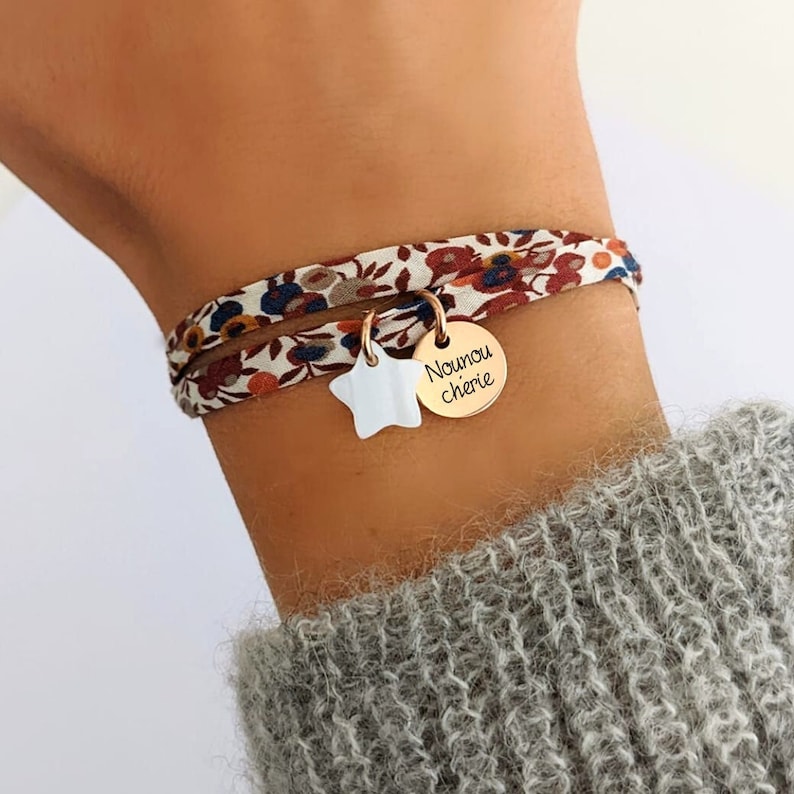 Bracelet personnalisé en cordon Liberty avec médailles à graver et une nacre étoile Bracelet femme, gravé, cadeau maman, bracelet fille image 1