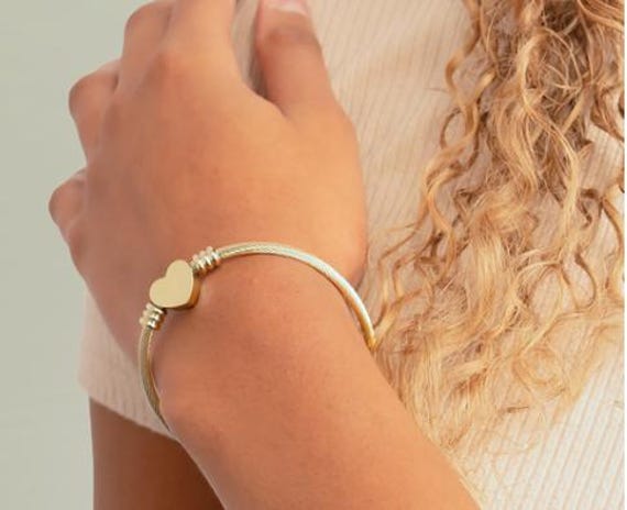 Bracelet, Personalized Heart Cuff Bracelet - Ideal for Anniversaries, Birthdays, and Weddings, Custom Engraved Jewelry Gift for Her and Him,