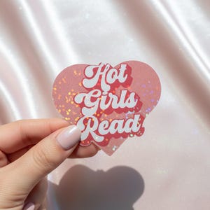 Hot Girls Read Herz Glitzer Sticker Rot Pink | Geschenk für Bookies Booktok Bookish Merch Leseratte
