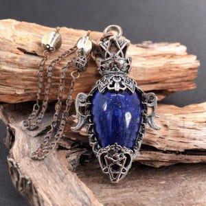 Péndulo espiritual gótico de cristal de bruja de lapislázuli natural para adivinación y radiestesia