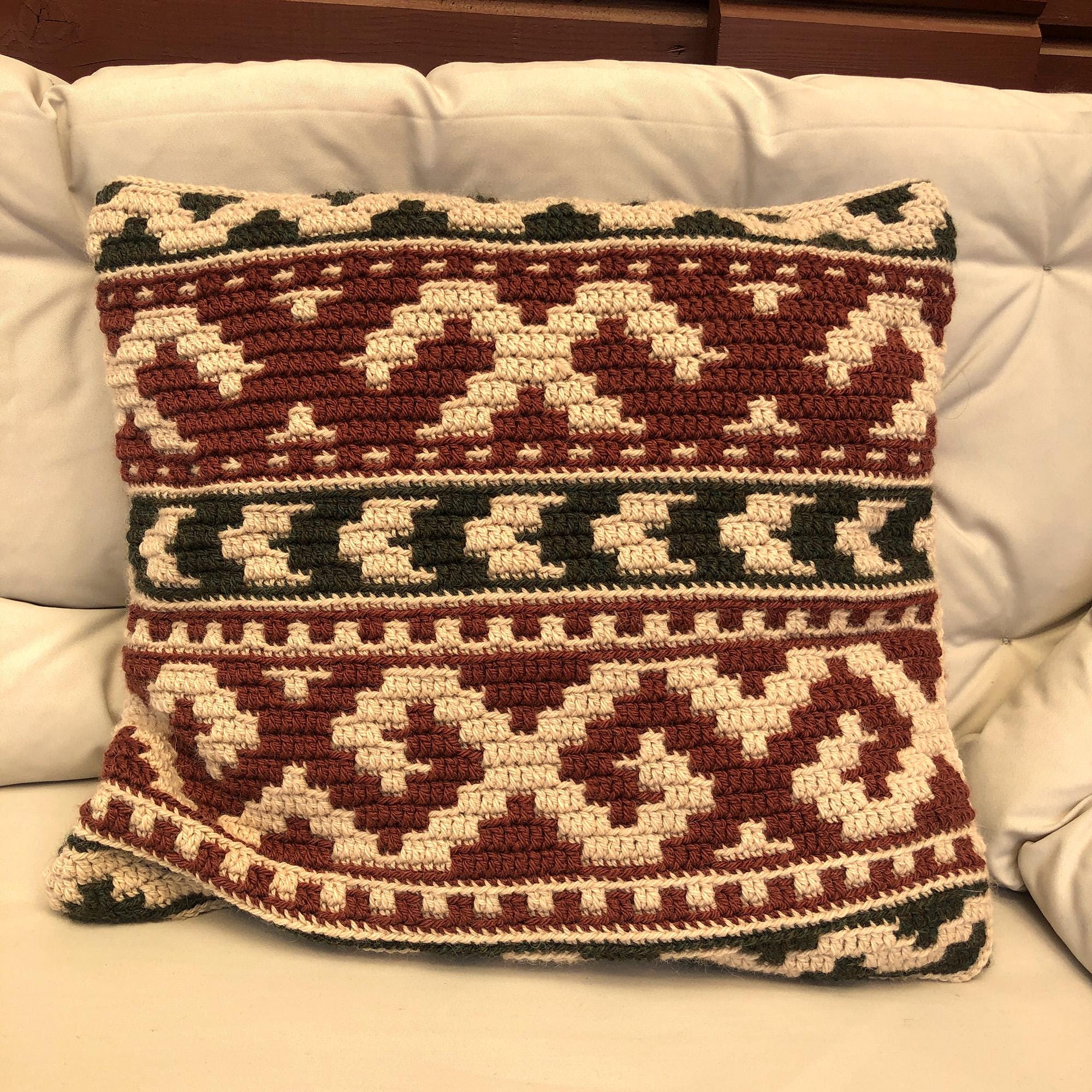 Zirgu Mosaic Crochet Pillowcase Pattern