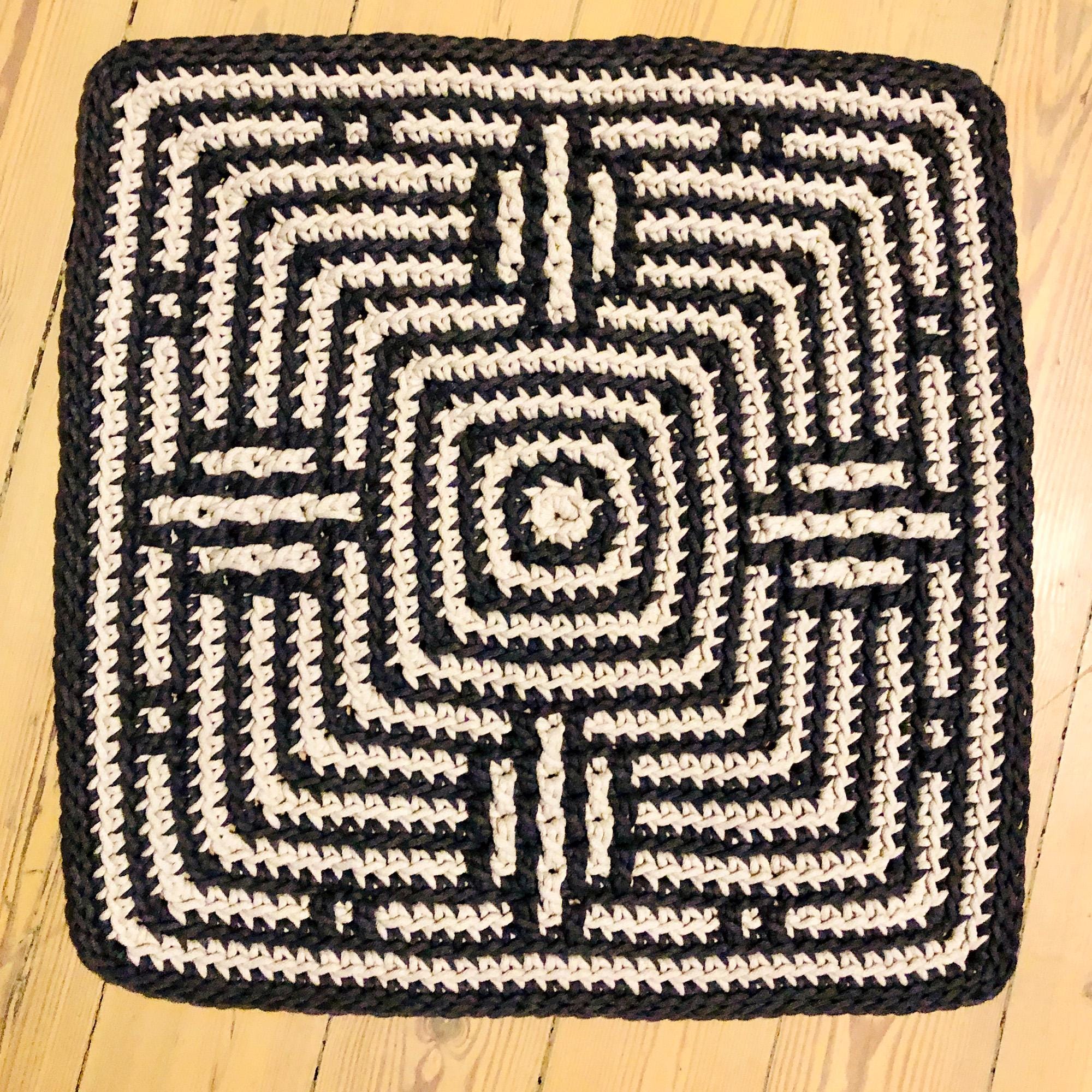 40 Mosaic Crochet Patterns: Boost Your Skills with Vibrant Designs 26 Crochet Rug Pattern Mosaic Overlay Square