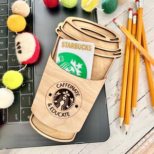 Descarga digital SVG Día de agradecimiento al maestro, titular de la tarjeta de regalo, café, taza de café para llevar, cafeína y educar regalo amante del café