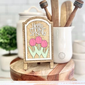 Hallo lente met tulpen klein bord ontwerp digitale download koffiebar, hok, entree, schoorsteenmantel, gelaagde dienbladframes wordt apart verkocht