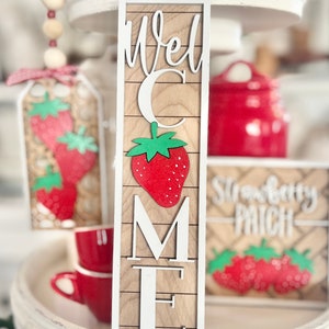 Panneau vertical Bienvenue fraise AKA pour décoration de style cottage ferme plateaux à plusieurs niveaux, fichier pour découpeuse laser fichier numérique svg