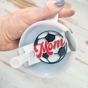 File di taglio SVG 20 30 40oz Tumbler Soccer Mom Tag / regalo per coperchio tumbler / Targhetta / Stanley Tumbler regalo personalizzato
