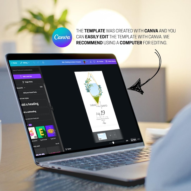 Może przedstawiać: Laptop wyświetlający szablon zaproszenia ślubnego zaprojektowany w Canva. Szablon zawiera geometryczny wz&oacute;r z zielenią oraz imiona "Sarah & David" i datę "19 lipca". Tekst na ekranie m&oacute;wi: "SZABLON ZOSTAŁ UTWORZONY W CANVA..."