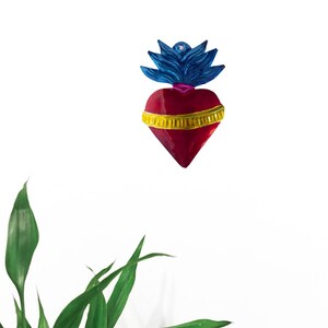 Mexicaans hart milagrito, ex voto hart muur decor, zilveren heilig hart voor kleurrijke kunst aan de muur, milagros tinnen ornamenten voor Mexicaanse interieurs